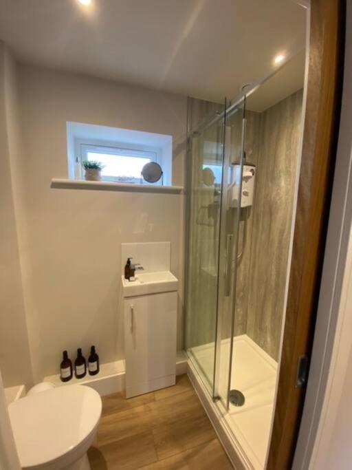 New Modern Studio Apartment Near To City Centre Salisbury Kültér fotó